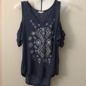 Patterned top
